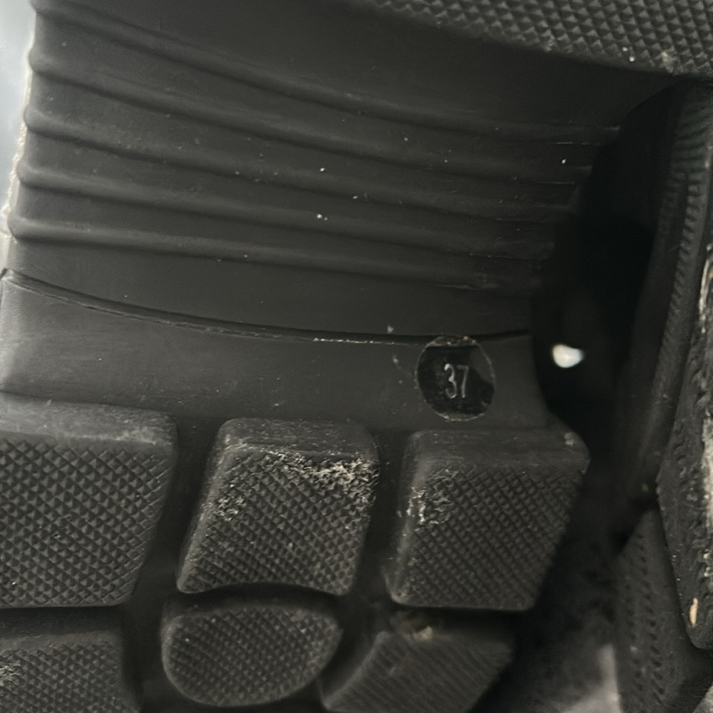 Gucci athletic shoes - Picture 10 of 13